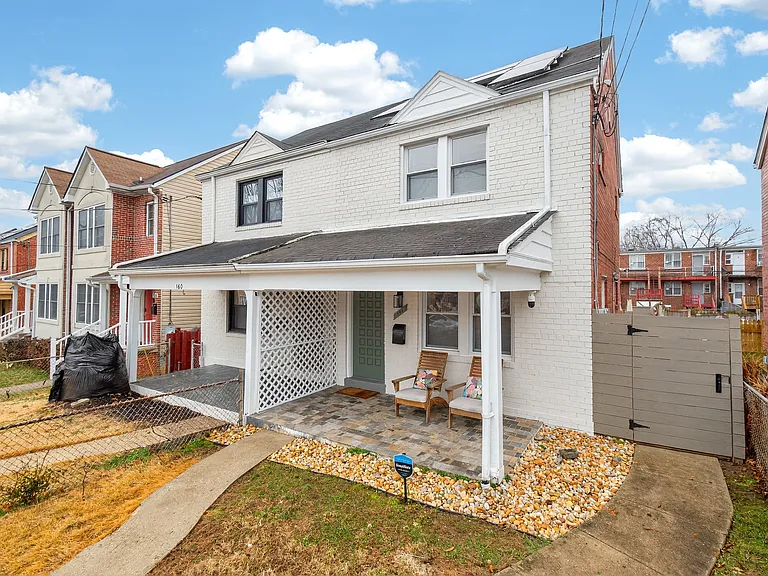 162 Forrester St SW — Photo 3