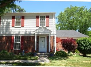 24047 Meadow Bridge Dr UNIT 52, Clinton Township, MI 48035