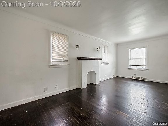 3rd image of 15411 Mansfield St