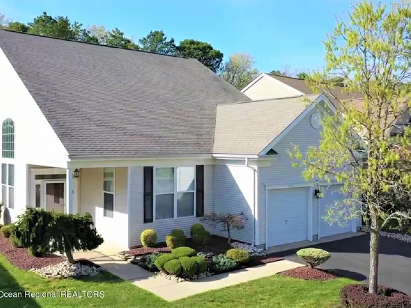 12 Portchester Drive, Jackson, NJ 08527