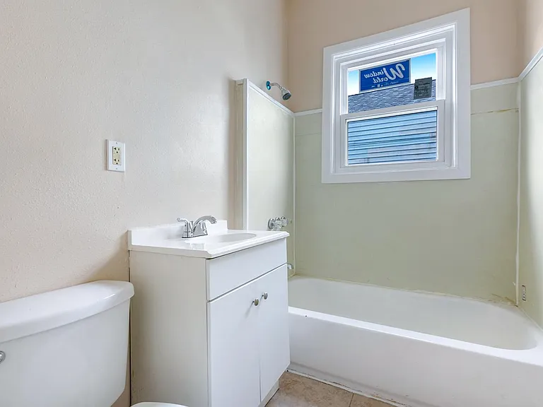 8821 Cohn St — Photo 9