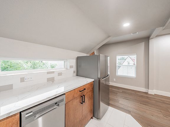 3rd image of 3008 McPherson Ave APT C