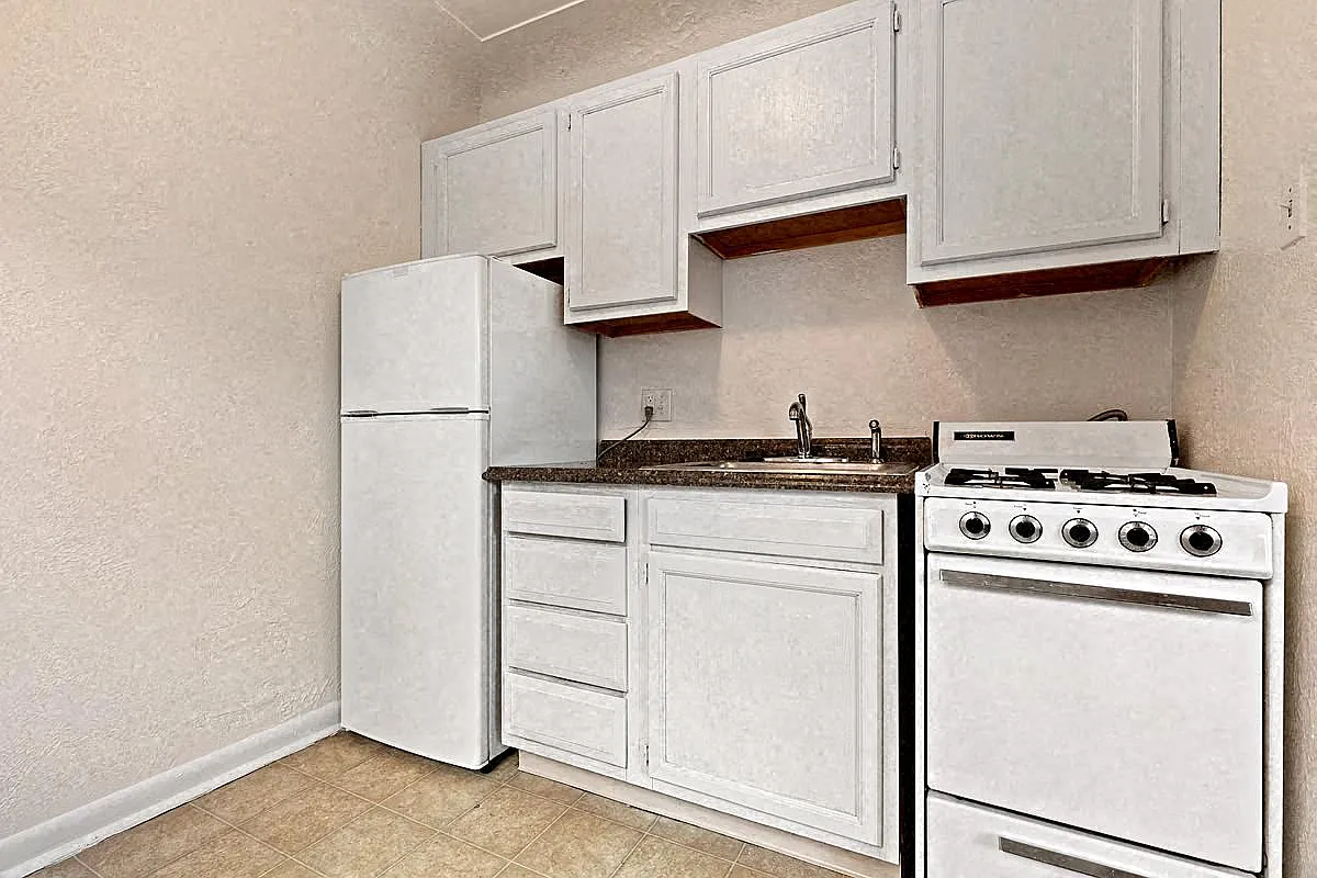 Belmore Apartments — Photo 3