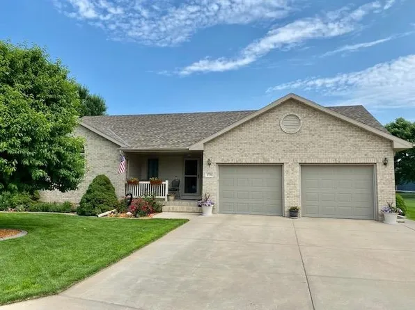 1716 E 41st Street Pl, Kearney, NE 68847