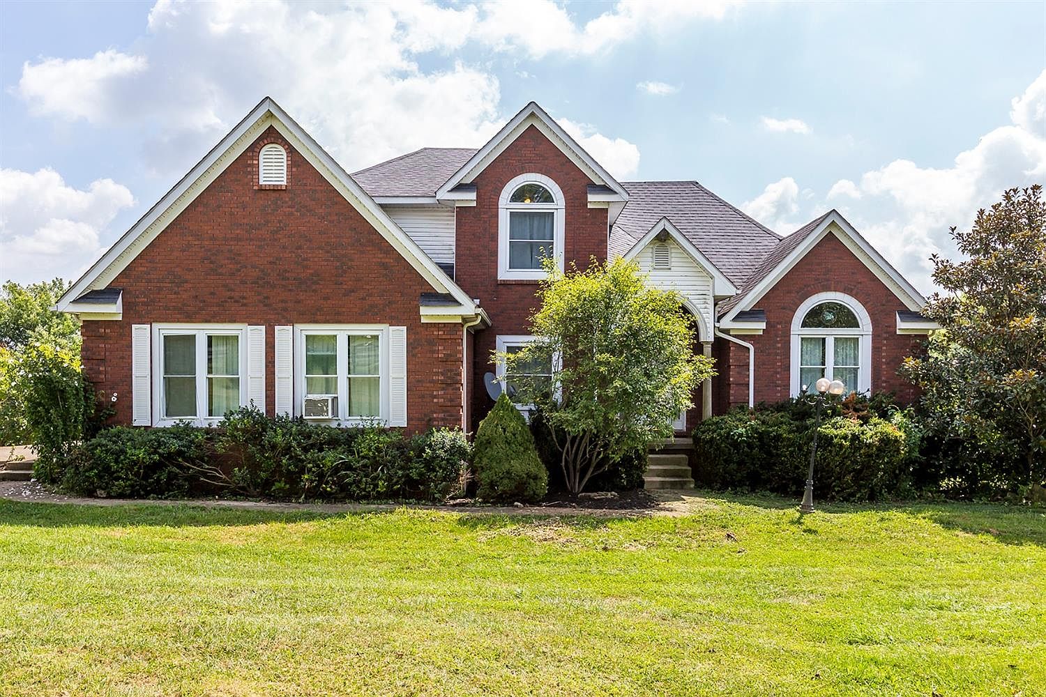 989 College Rd, Paris, KY 40361 | Zillow