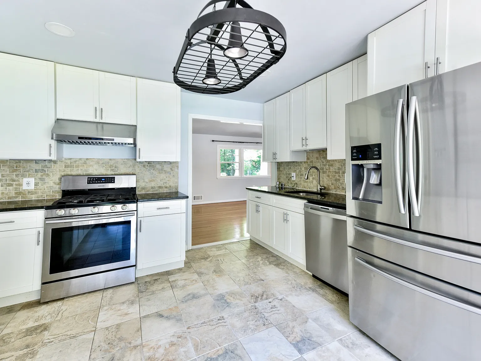 4 bed, 1520 sqft, $4,000 — Photo 3