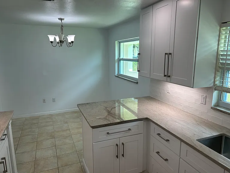 2247 Claiborne Dr — Photo 15