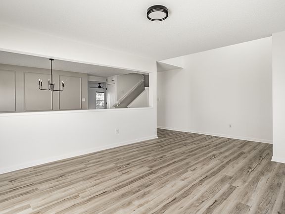 5th image of 11616 High Grass Dr