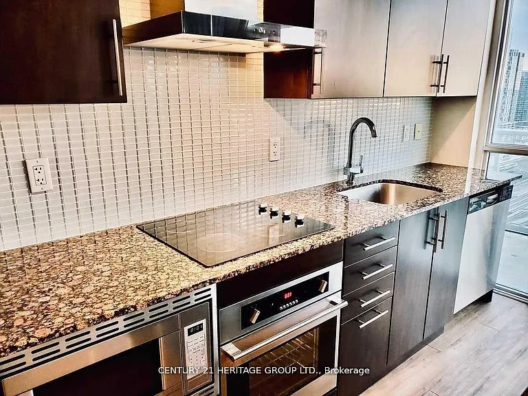352 Front St W #2314 — Photo 10