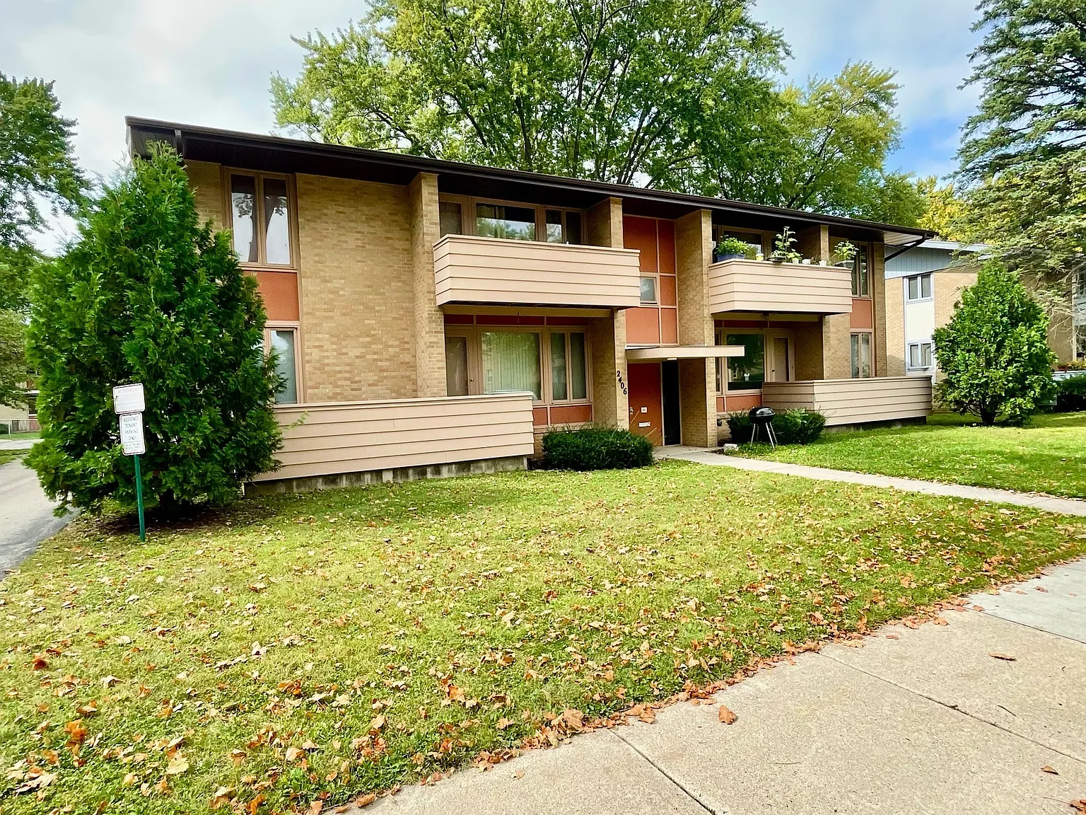 2406 Fremont Avenue - 3 — Photo 3