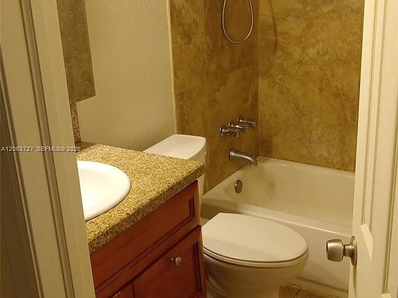 4th image of 1480 NW 20th Ct