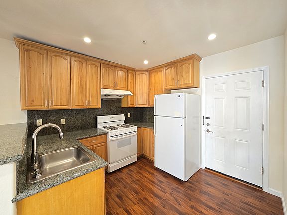 2nd image of 5914 Camden St #1