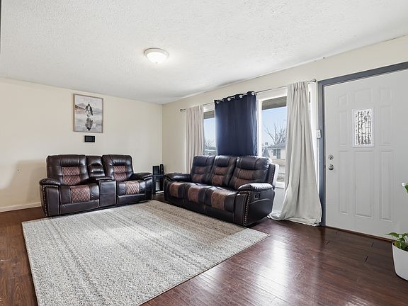 2nd image of 3122 Normandy Rd