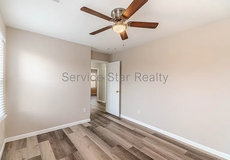 9425 W Wilshire Ave — Photo 16