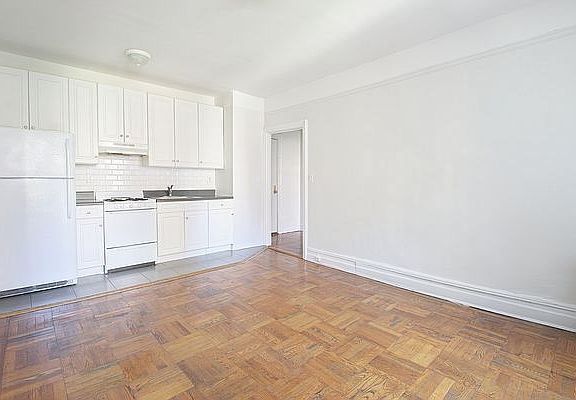 3rd image of 4115 51st St APT B24