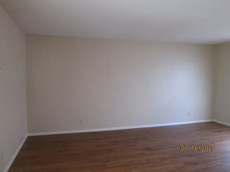 4431 Myrna Dr — Photo 7