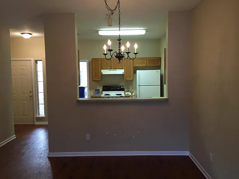 563 Southbranch Dr — Photo 4