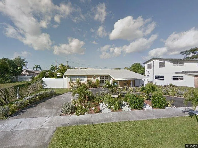 4 bed, 1373 sqft, $3,200 — Photo 1
