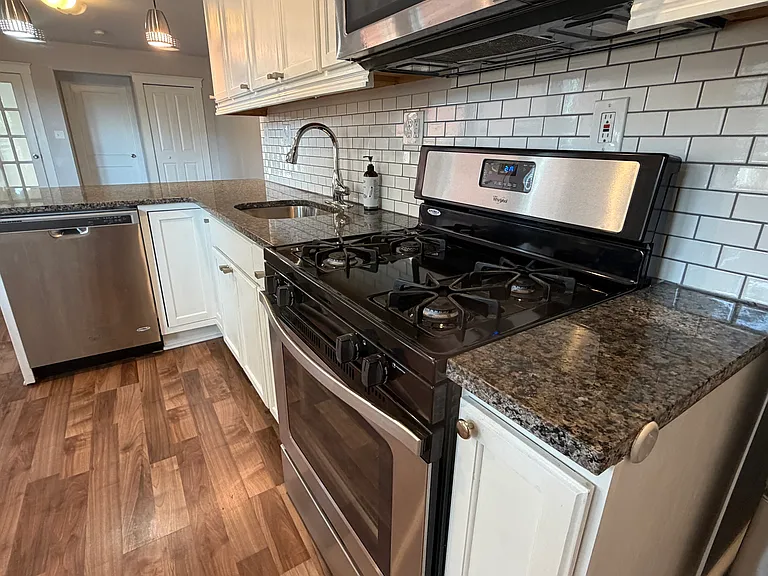 2748 Florian St — Photo 15