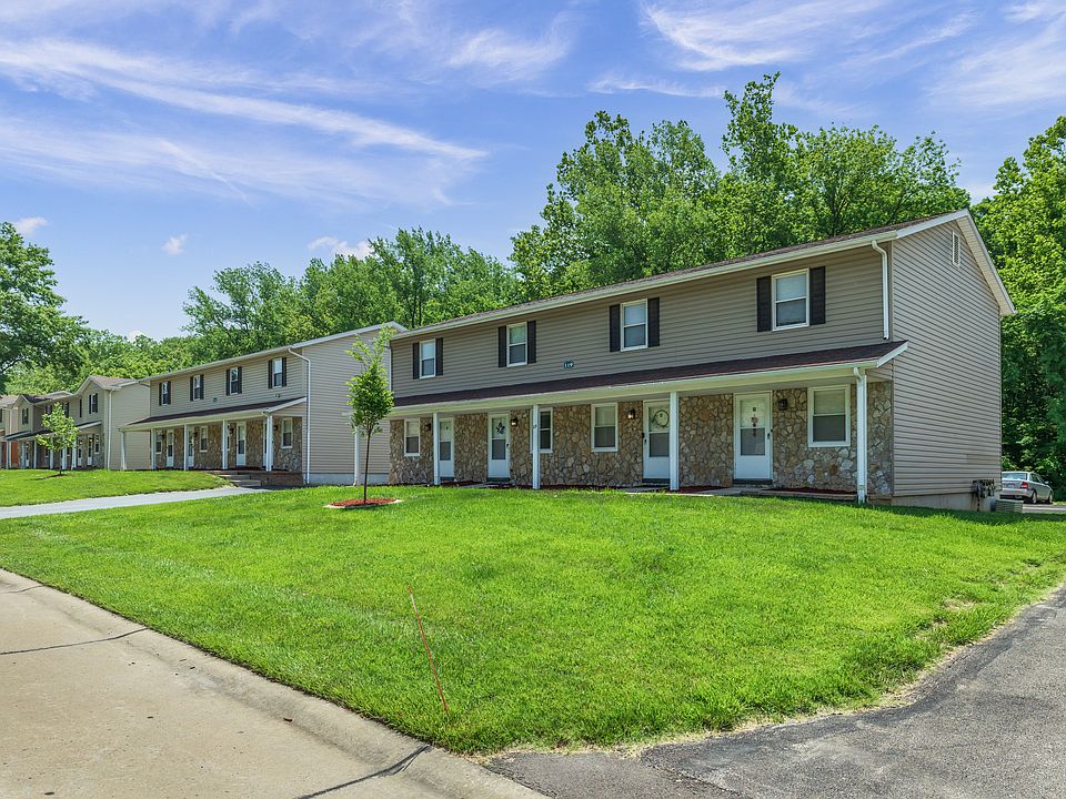1st image of 123 Park Charles Blvd S