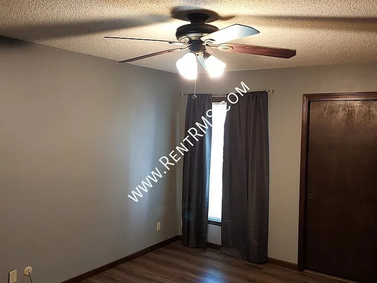 4643 SW 8th Ave — Photo 10