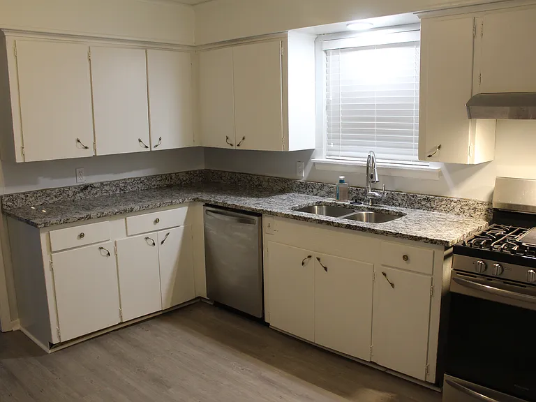 134 Melrose Cir — Photo 3