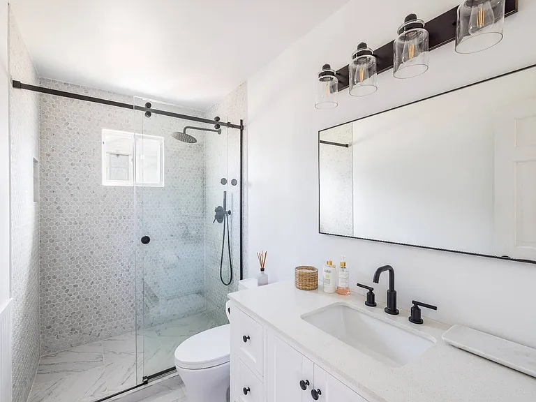 62 Hillside Dr E — Photo 11