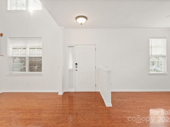 charlotte-north-carolina-65011711 picture