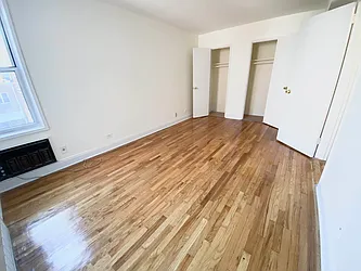 Rented by Papp Realty