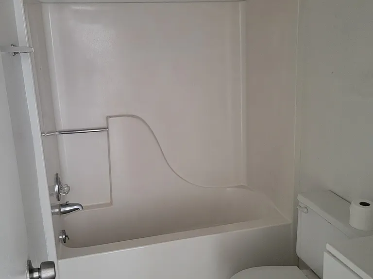 785 Schaeffer St NE #785 — Photo 3