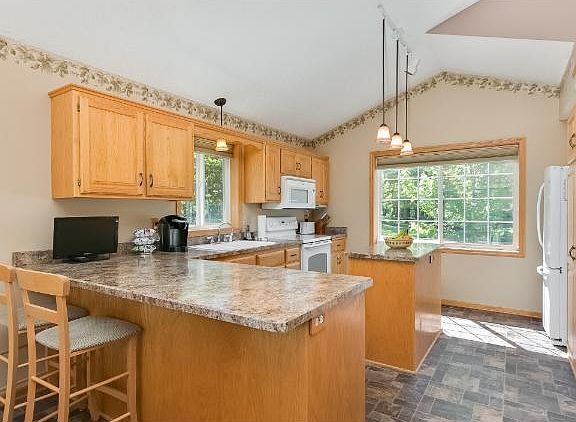 5th image of 10953 Xylite Ct NE