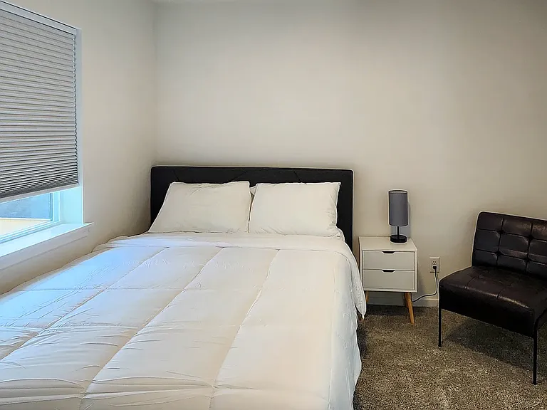 1042 NW Dragonstone St — Photo 29