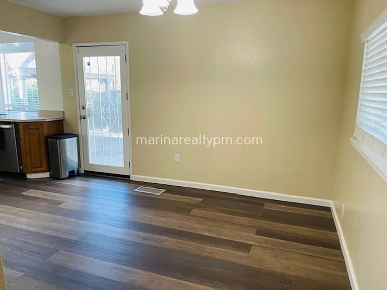 115 Graves Ct — Photo 2