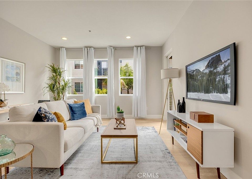1st image of 300 E 4th St Unit 310