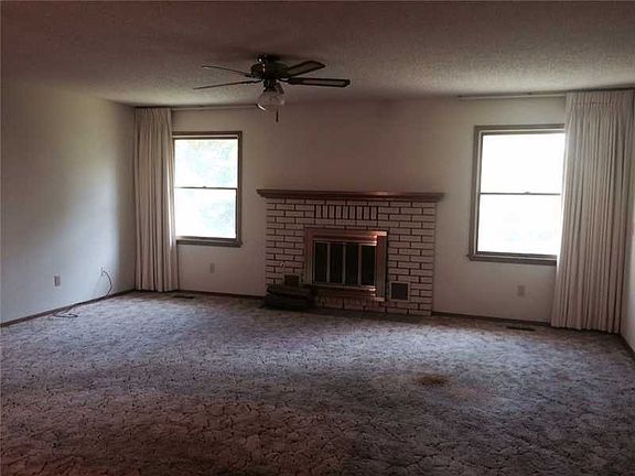 3rd image of 1505 Twin Lakes Dr