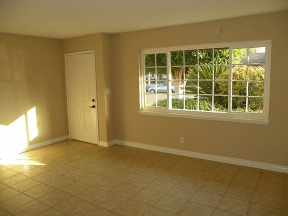 5th image of 265 Gannet Dr