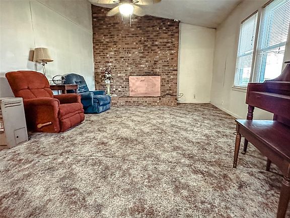 3rd image of 241 Fm 3119