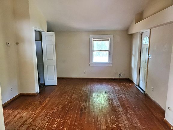 2nd image of 2830 N Elmore Ave #D