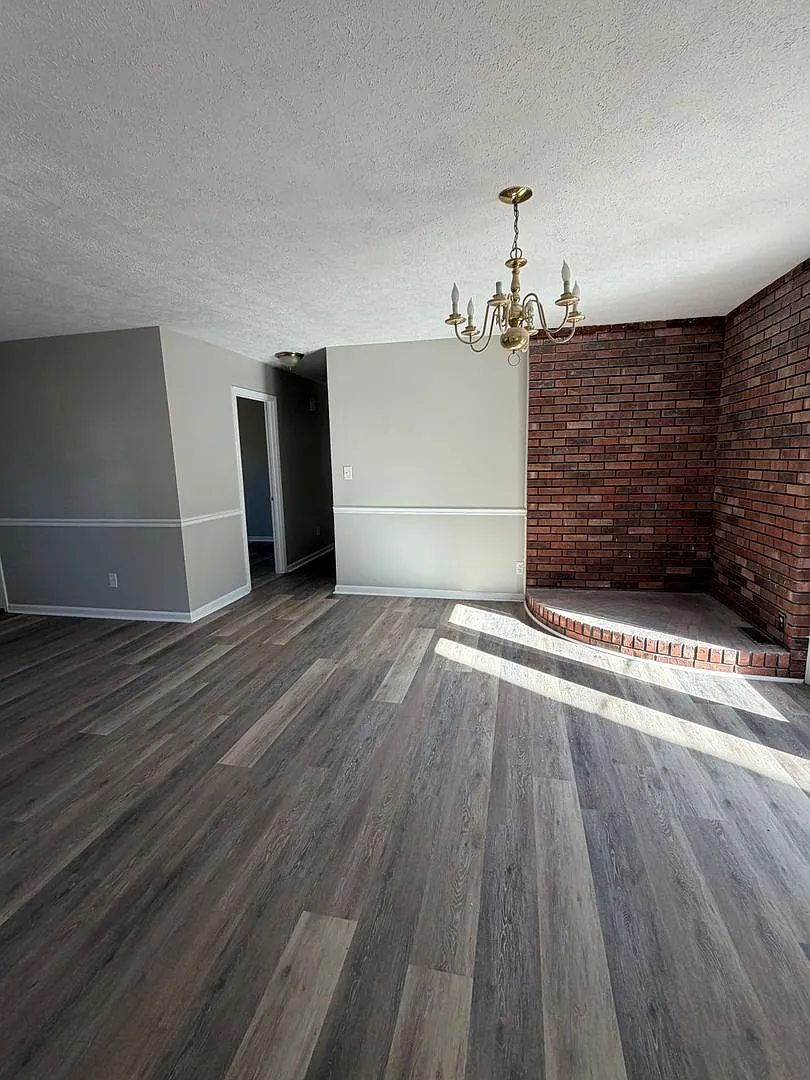 3 Bed 2 Bath House — Photo 3