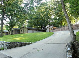 2001 Almand Dr, Bentonville, AR 72712