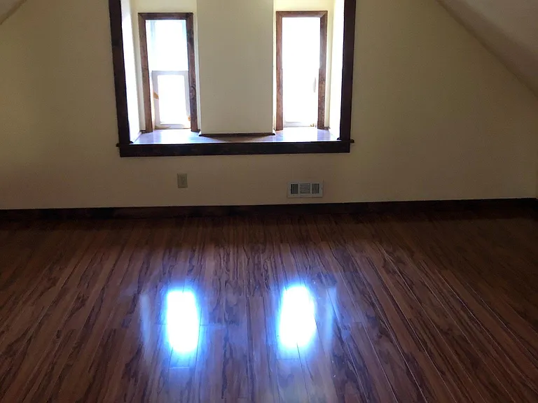 315 Madison Ave — Photo 4