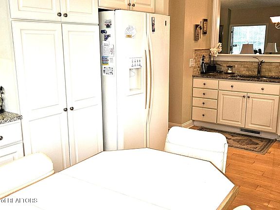 5th image of 6222 Bridgewater Cir