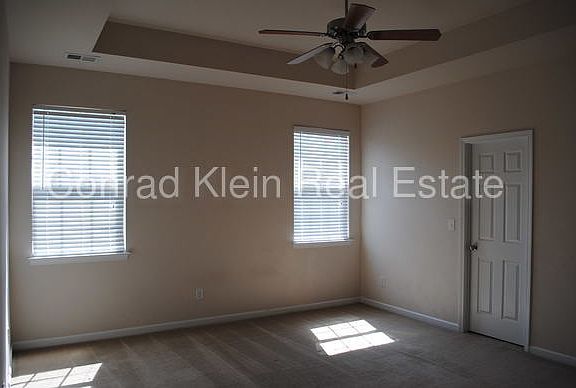 3rd image of 9843 Glenburn Ln