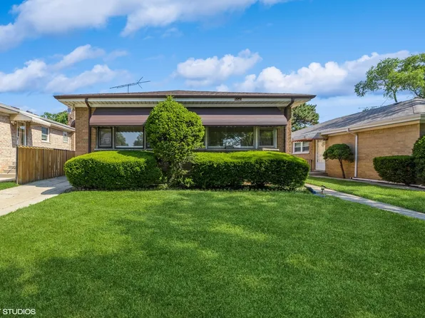 5040 Main St, Skokie, IL 60077