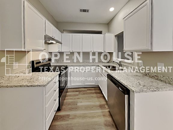 5th image of 912 Fenway Ln
