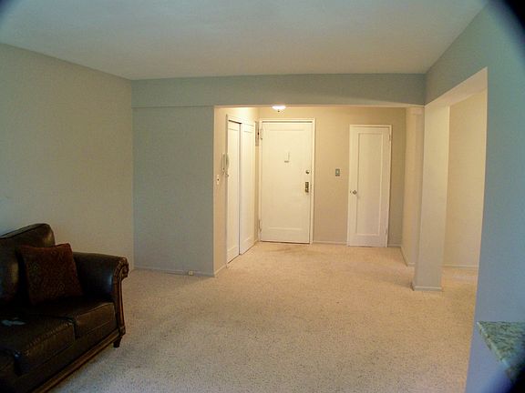 3rd image of 194 Smith St APT 2S