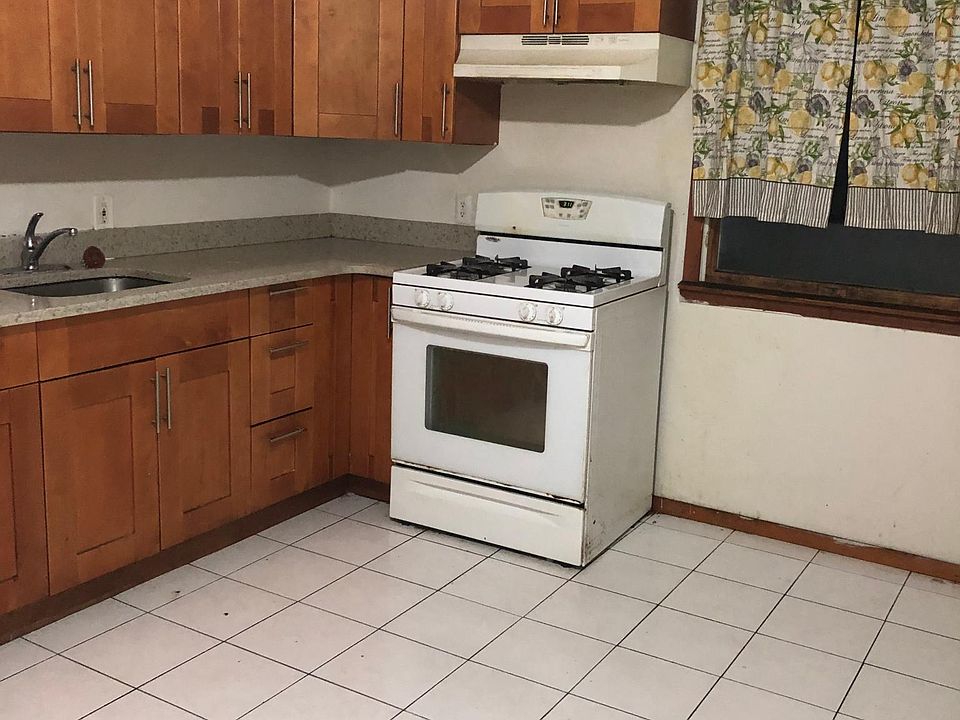 2nd image of 280 Benson Ave