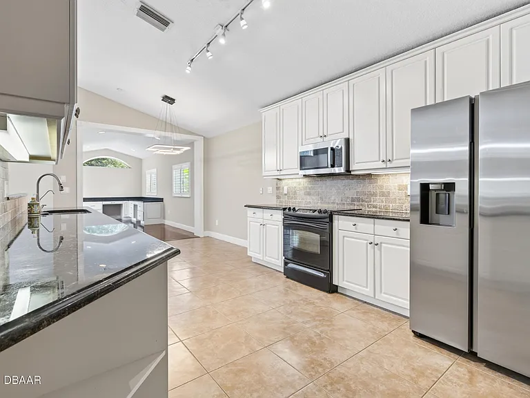 1223 Crown Pointe Ln — Photo 13