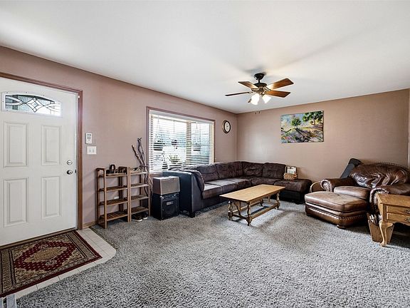 3rd image of 607 1st Ave