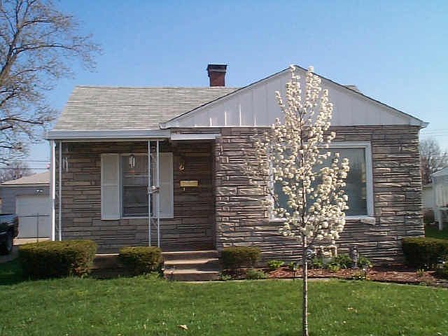 Front view of home